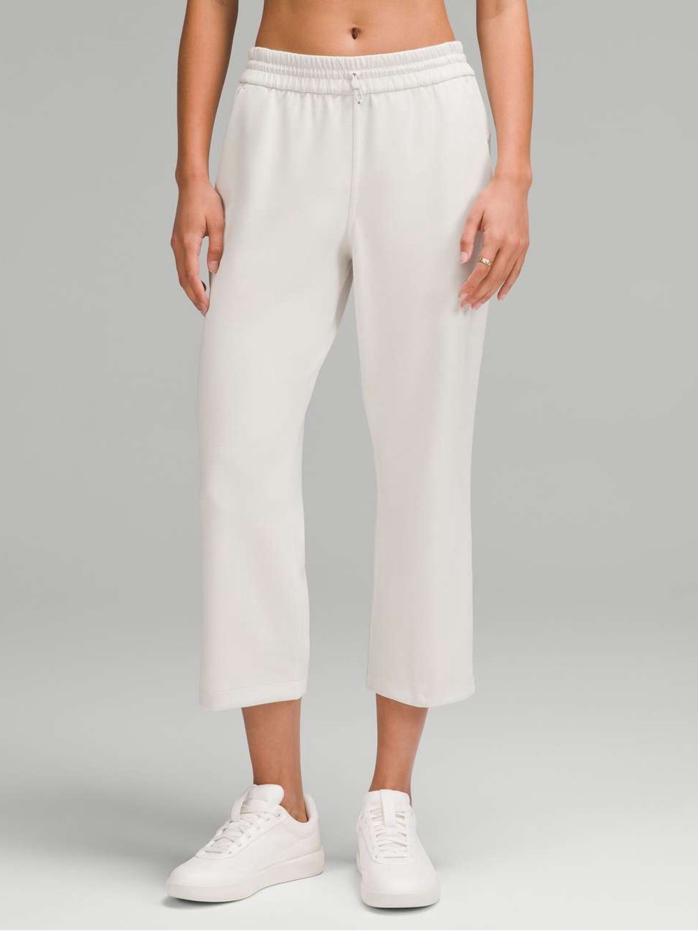 Lululemon Bone Softstreme High-Rise Straight-Leg Cropped Pant Size 6